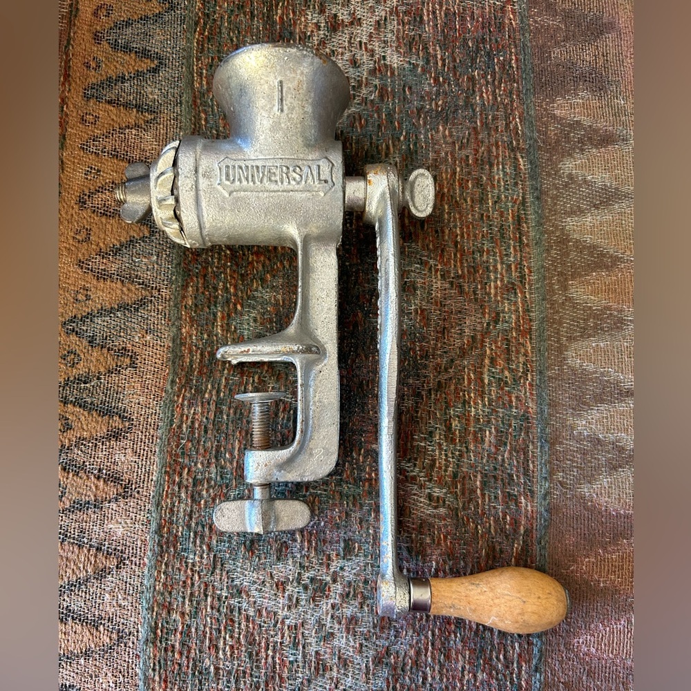 Antique 1897-1900 Universal #1 Manual Hand Crank Meat Grinder